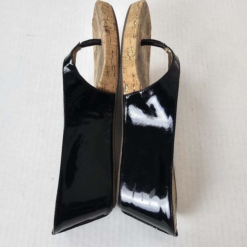 Marc Fisher Black Patent Cork Wedge Thong Sandals Size 7 Slip-On Open Toe